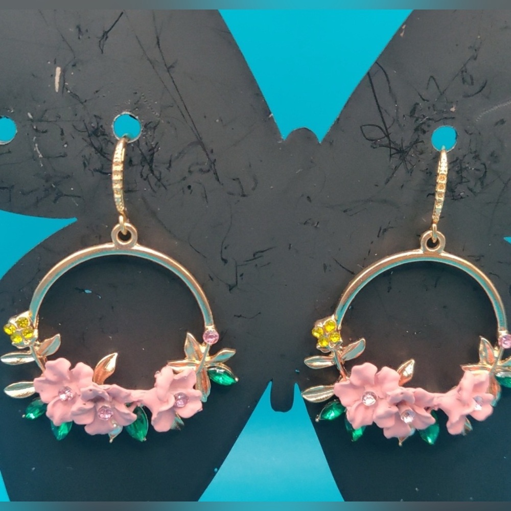 Handcrafted Bouquet of Flowers Earrings - Picture 2 of 3